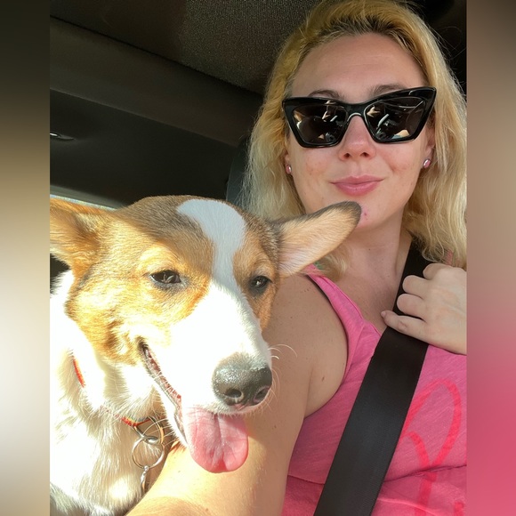 Meet your Posher, Jessica - Picture 2 of 3